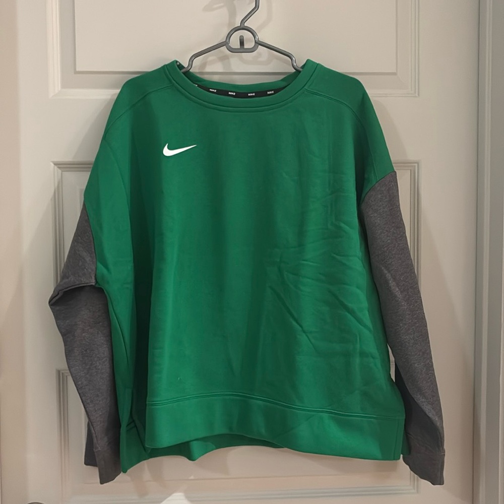 NWT NIKE XXL Two-Toned Crewneck Sweatshirt